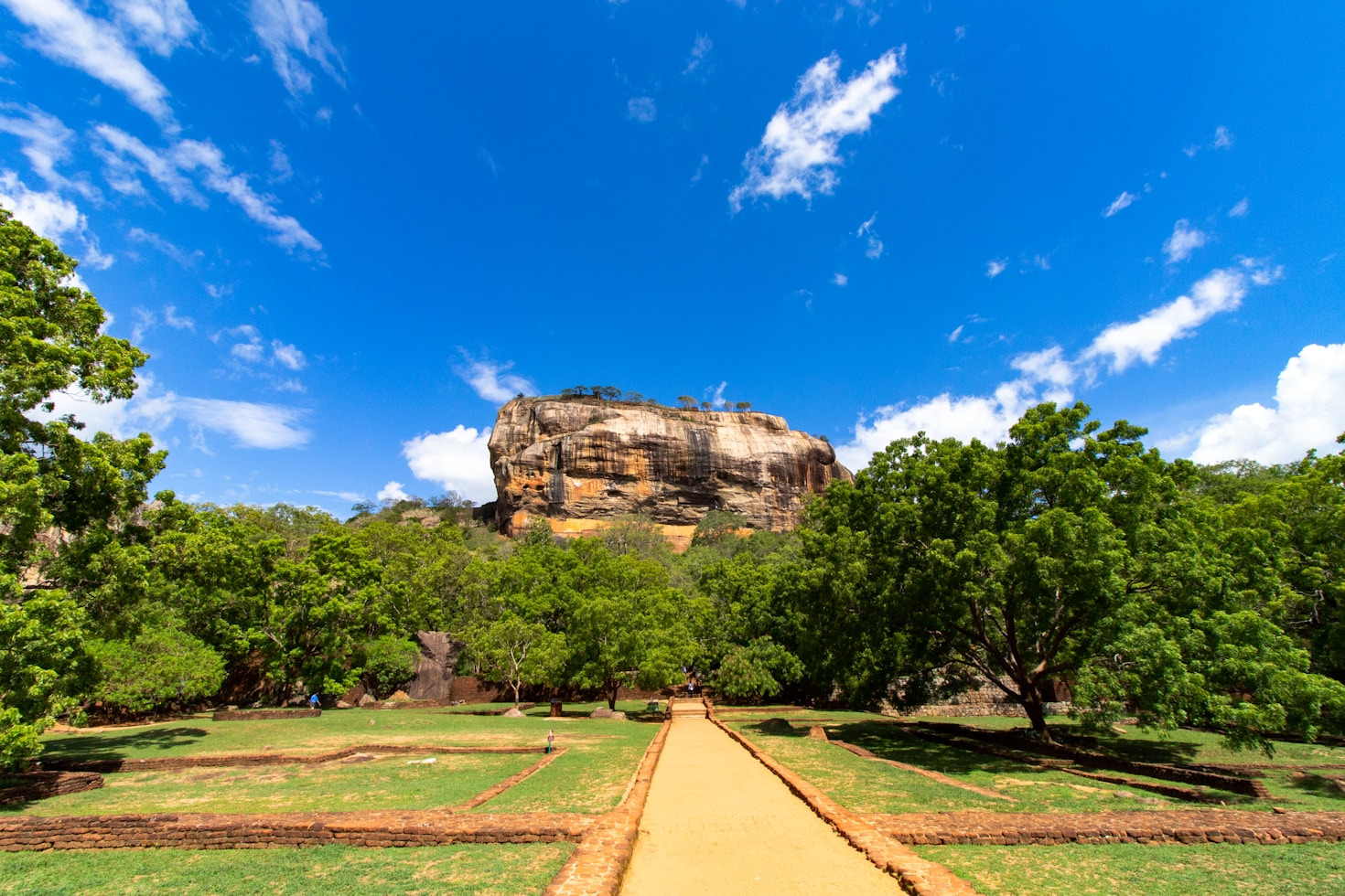 Hidden Gems of Sri Lanka: Off-the-Beaten Path Spots